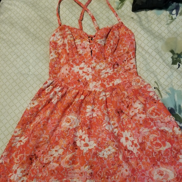 Guess dress - Picture 1 of 3
